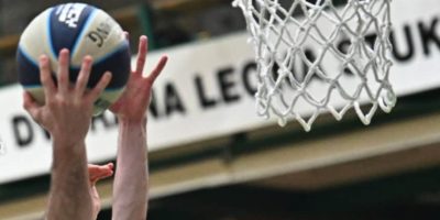 Prvi dve tekmi zadnjega kroga dali imeni najboljšega in najslabšega kluba