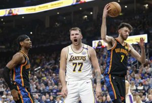 Read more about the article Dončić po visoki zmagi nad vodilno ekipo Zahoda pripravljen na končnico Lige NBA